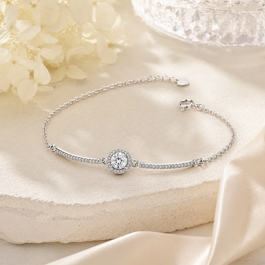 Aveline Solitaire Halo Bar Bracelet