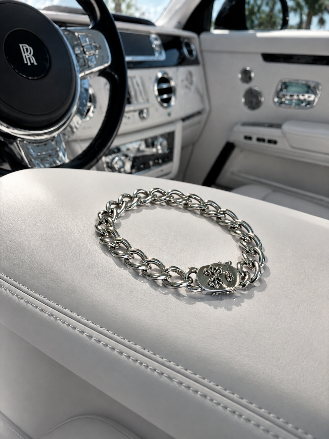 Curb Chain Emblem Clasp Men's Bracelet