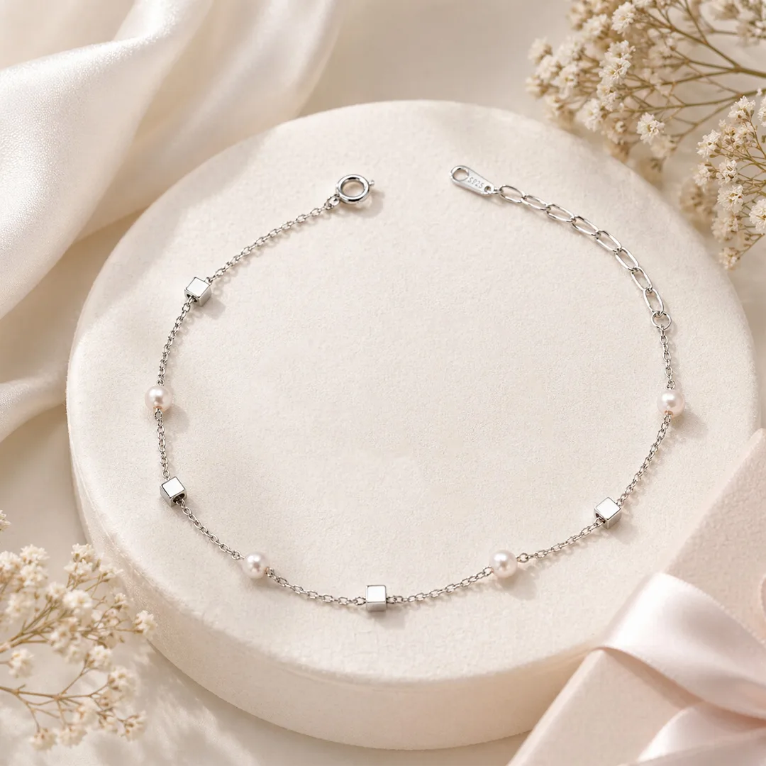 Perla Cube & Pearl Station Bracelet