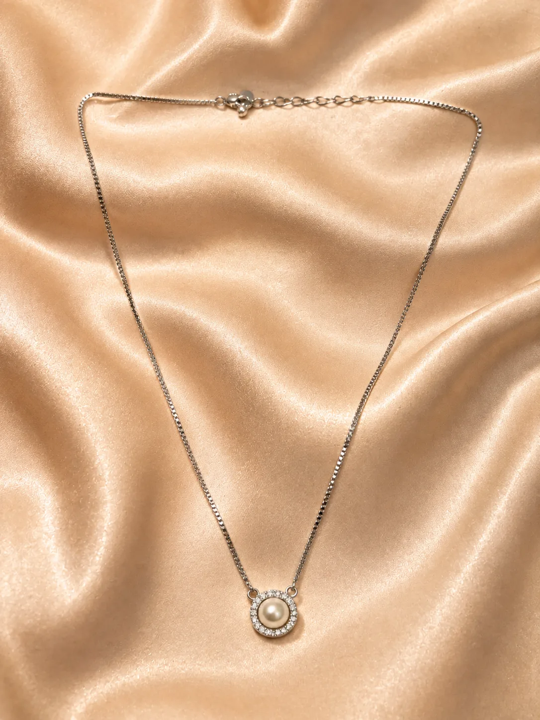 Pearl Halo Pendant Necklace