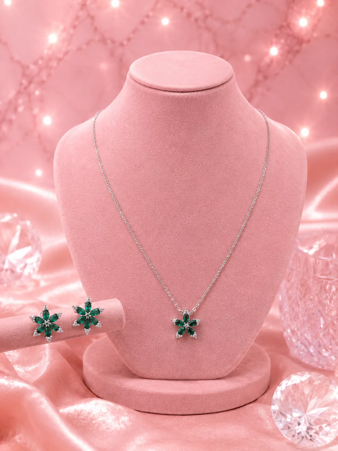 Verde Emerald Star Blossom Necklace & Earring Set